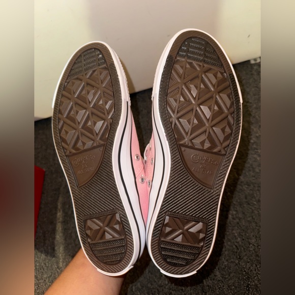 ✨NEW✨Pink Converse - Picture 4 of 5